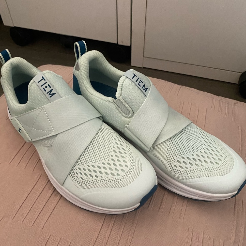 TIEM cycling shoes, sea foam green